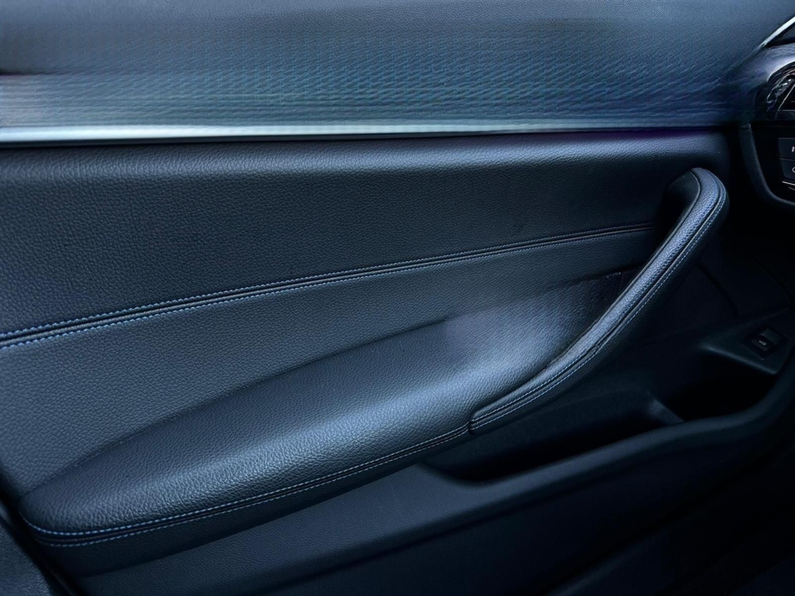 BMW 540d xD M SPORT SHADOW* LED#4xSHZ#PANO#HUD#KEYLE foto 19