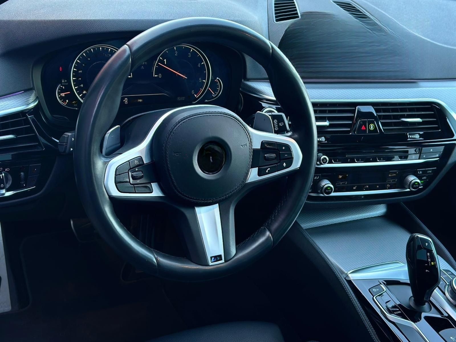 BMW 540d xD M SPORT SHADOW* LED#4xSHZ#PANO#HUD#KEYLE foto 27