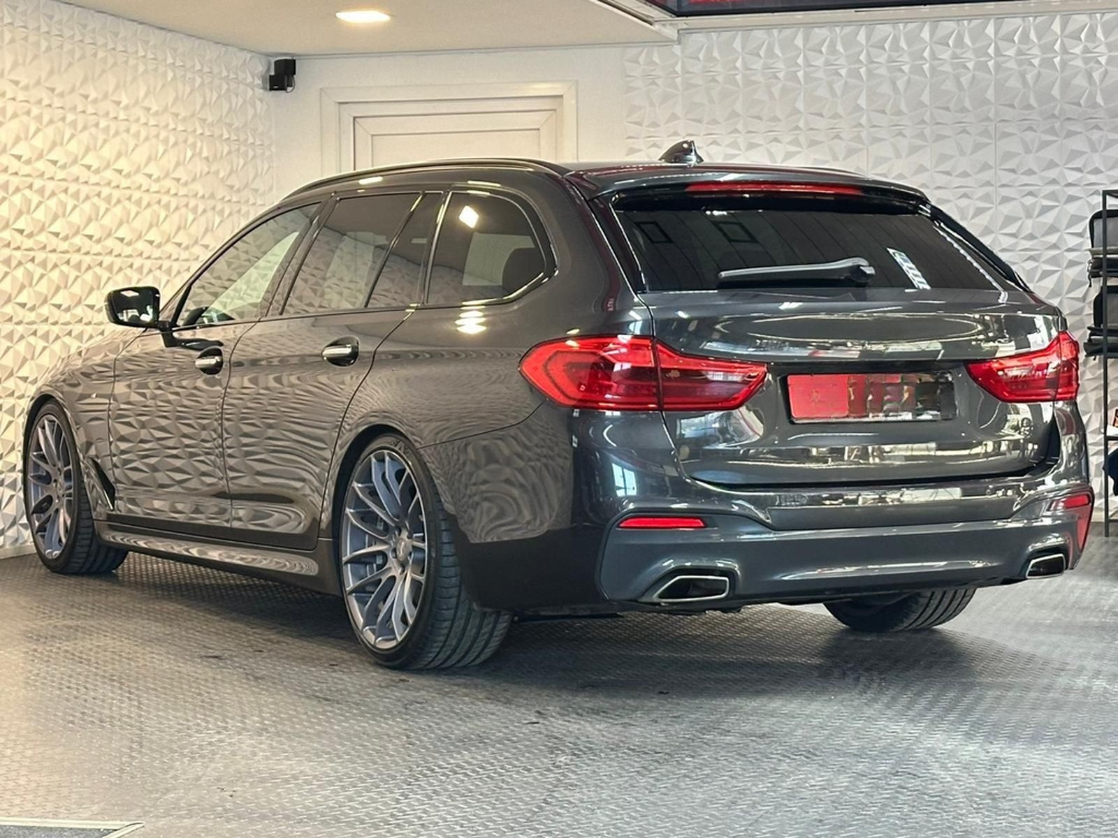 BMW 540d xD M SPORT SHADOW* LED#4xSHZ#PANO#HUD#KEYLE foto 5