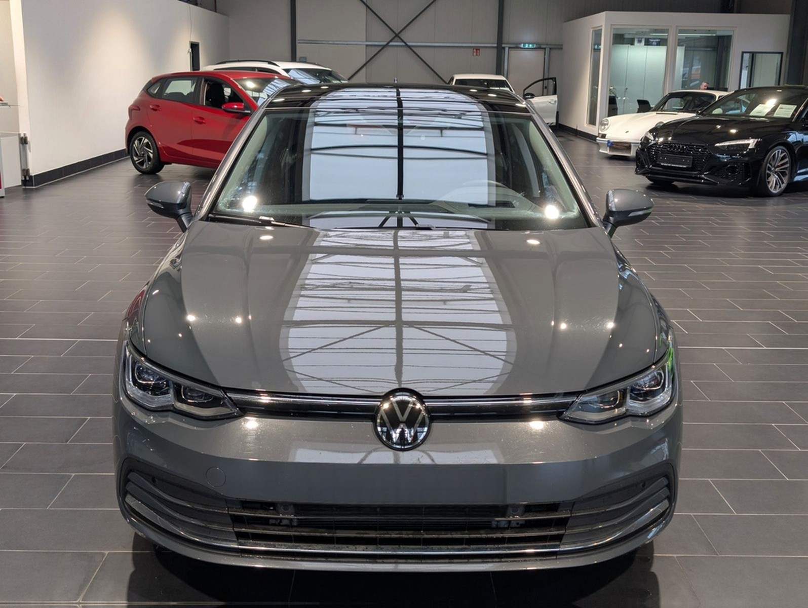 Volkswagen Golf 2.0 TDI SCR DSG Active foto 3