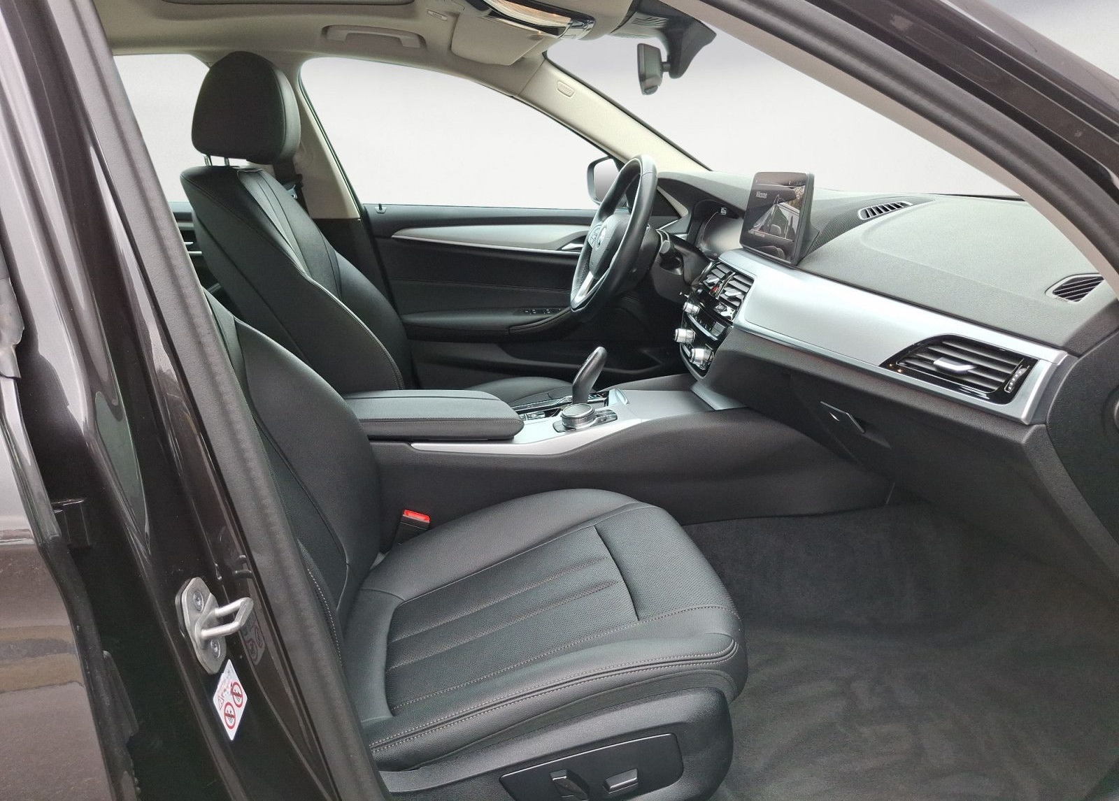 BMW 520d xDrive Aut. Klimaaut. Glasdach Head-Up AHK foto 9