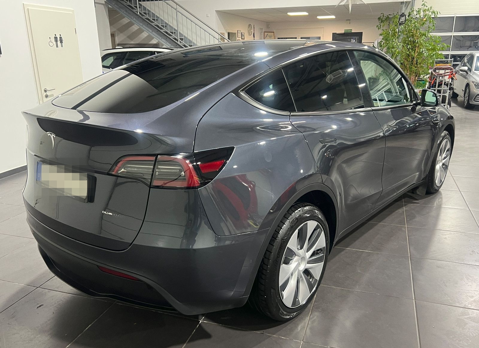 Tesla Model Y Long Range Dual AWD **Navi*LED*Leder** foto 7