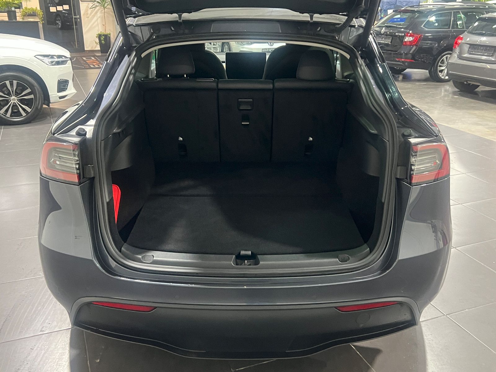 Tesla Model Y Long Range Dual AWD **Navi*LED*Leder** foto 9