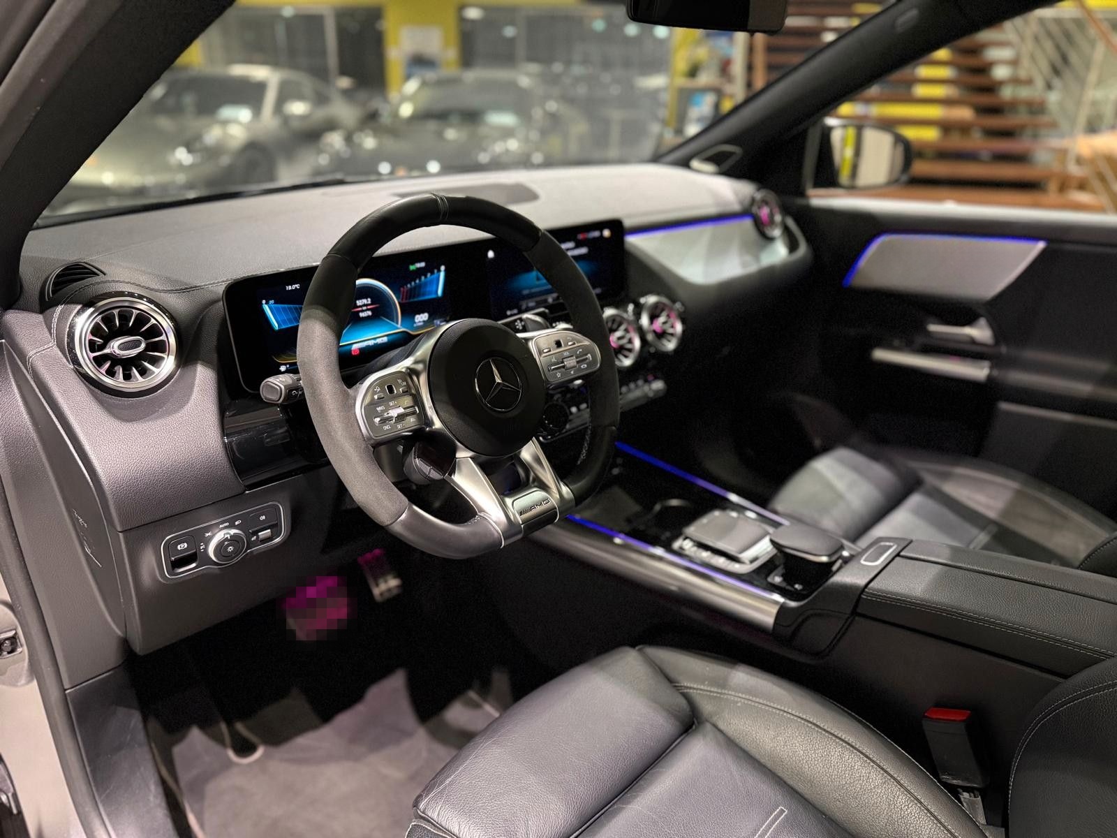 Mercedes-Benz GLA 45 S AMG*Pano*360°*Burmester* foto 13