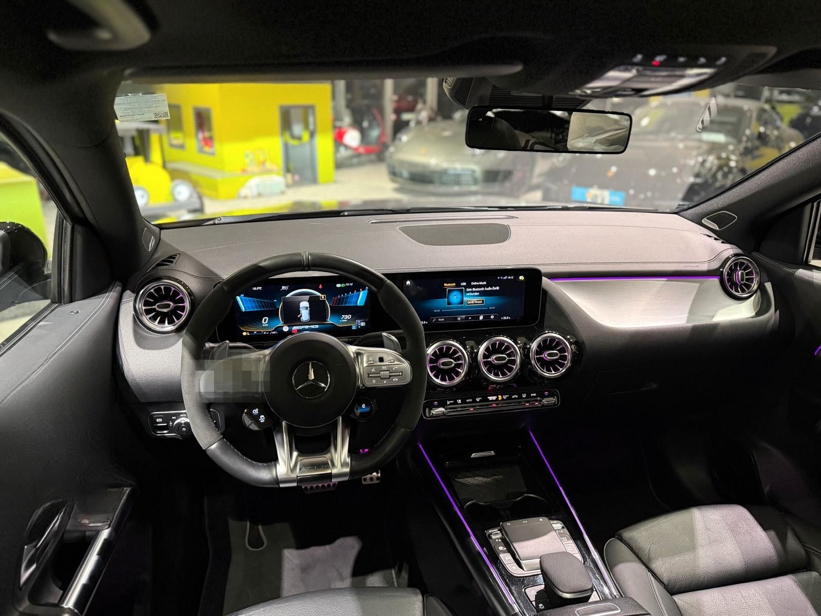 Mercedes-Benz GLA 45 S AMG*Pano*360°*Burmester* foto 23