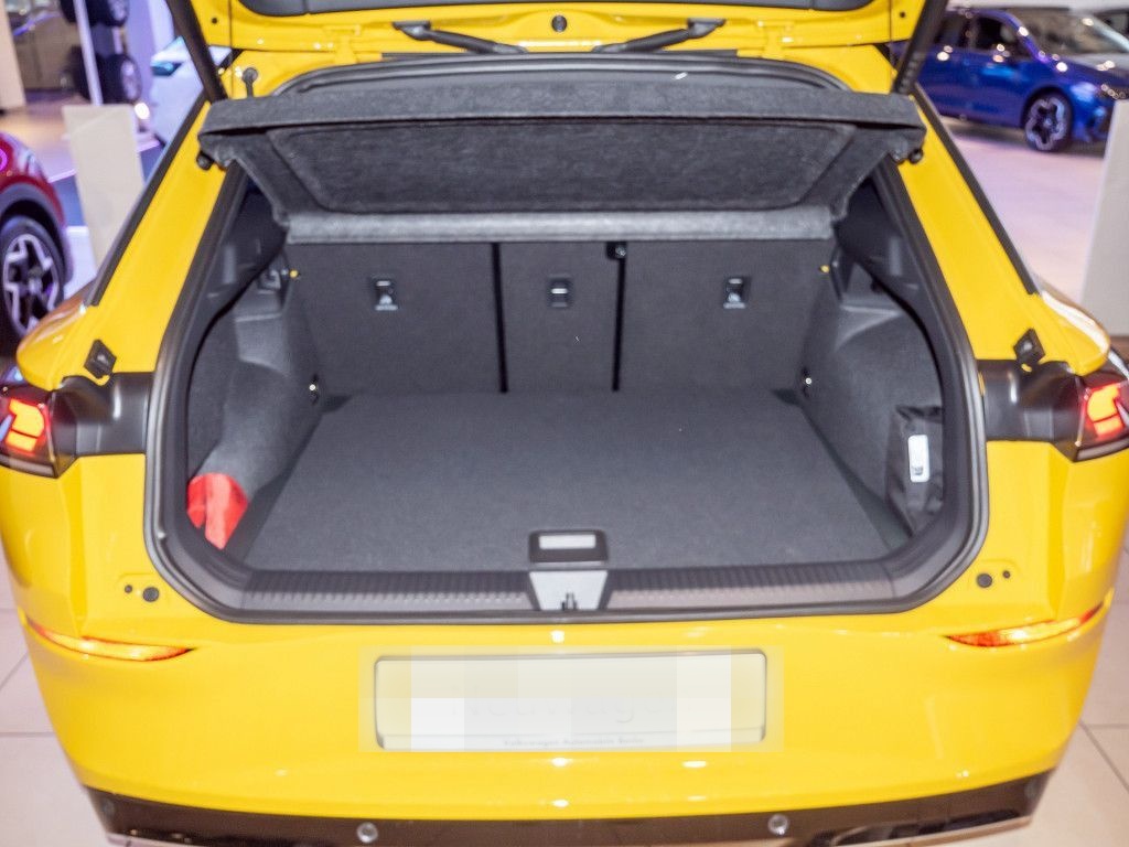 Volkswagen T-Roc R-Line 1.5 l eTSI OPF 110 kW (150 PS) 7-Ga foto 17