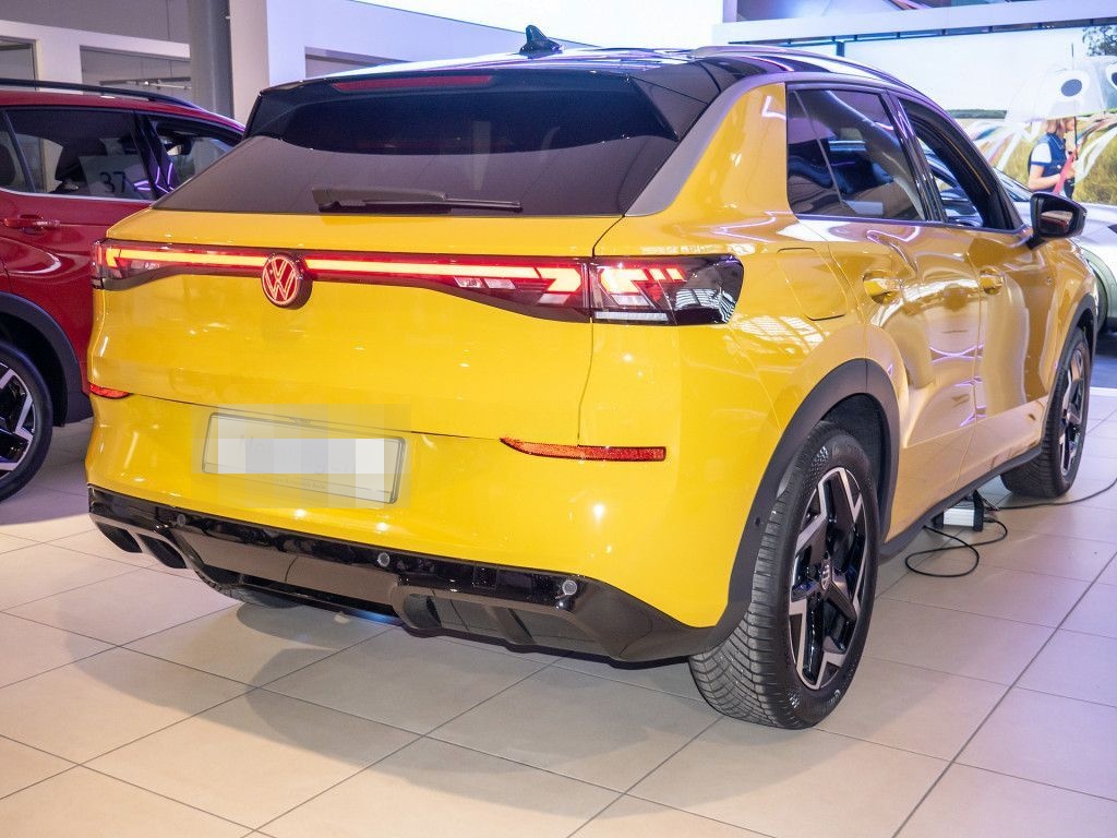 Volkswagen T-Roc R-Line 1.5 l eTSI OPF 110 kW (150 PS) 7-Ga foto 3