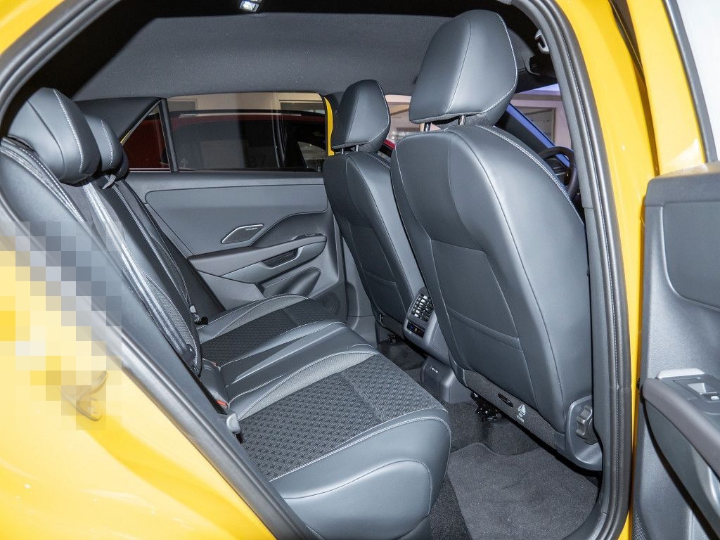 Volkswagen T-Roc R-Line 1.5 l eTSI OPF 110 kW (150 PS) 7-Ga foto 4