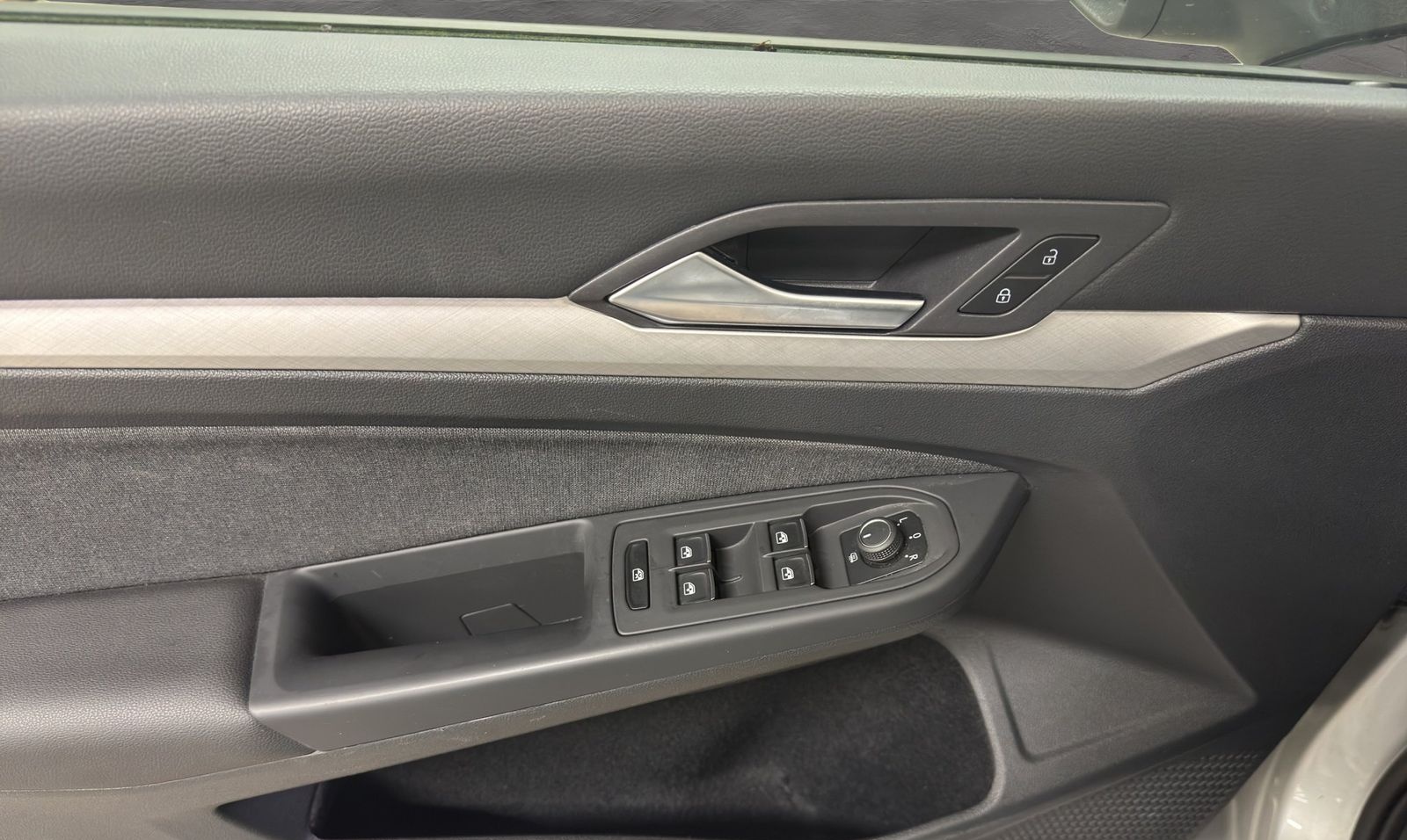 Volkswagen Golf VIII Variant 2.0 TDI DSG Life LED NAVI KAME foto 12