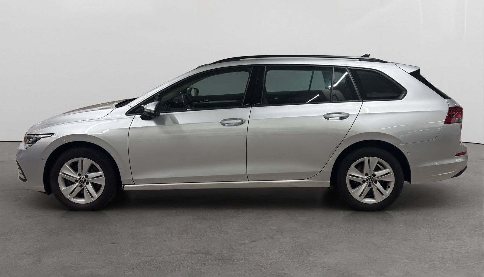 Volkswagen Golf VIII Variant 2.0 TDI DSG Life LED NAVI KAME foto 6