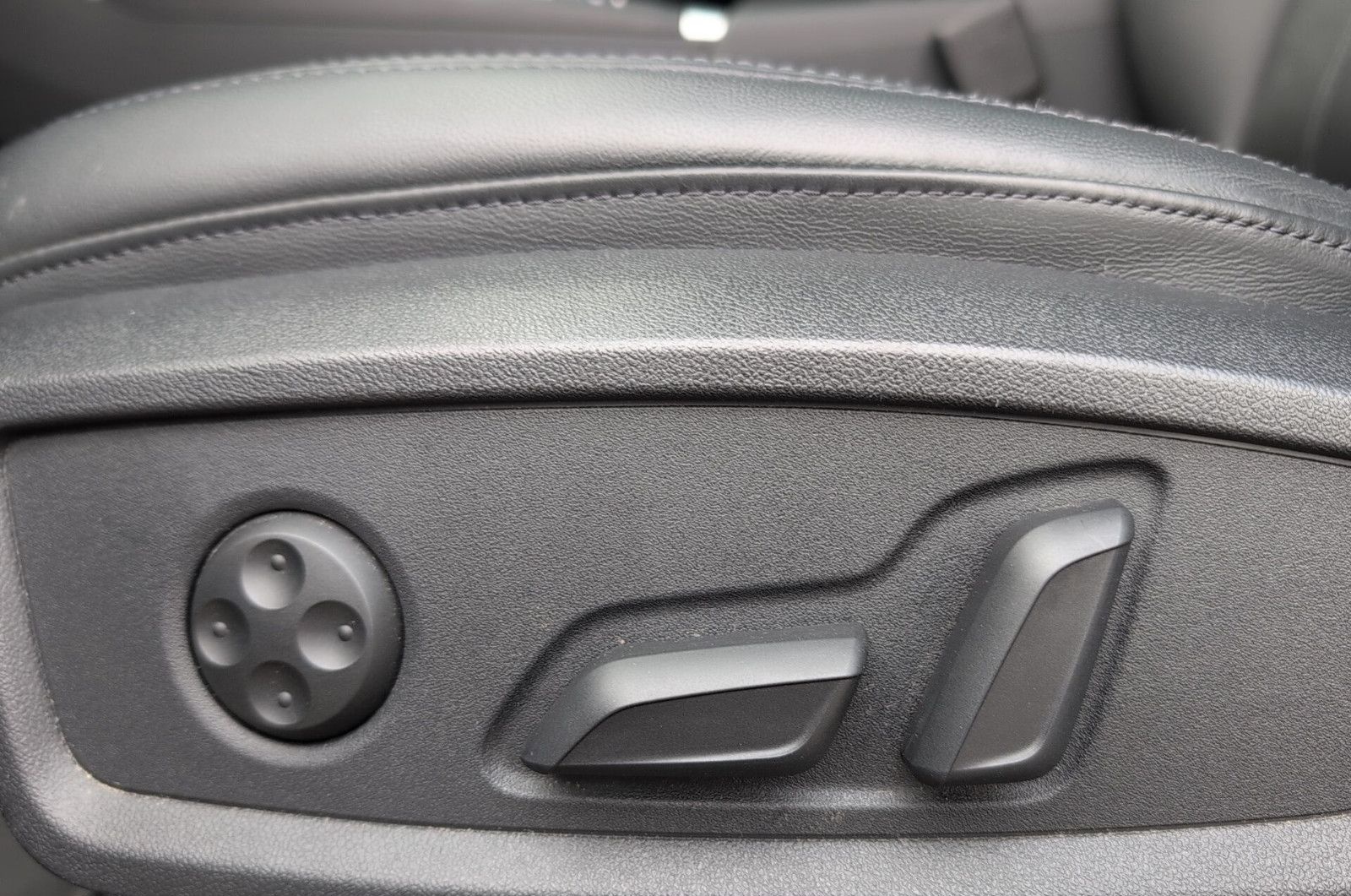 Audi Q5 TFSI Stronic quattro BLACK AHK PANO Leder 20" foto 16
