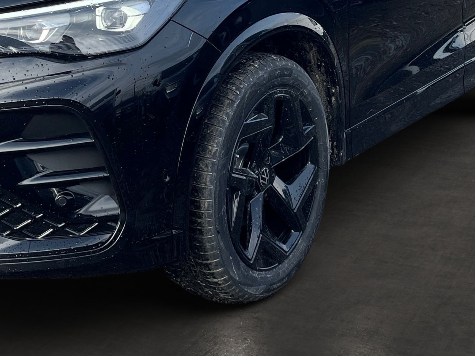 Volkswagen Tiguan R-Line 1.5 eTSI OPF DSG foto 6