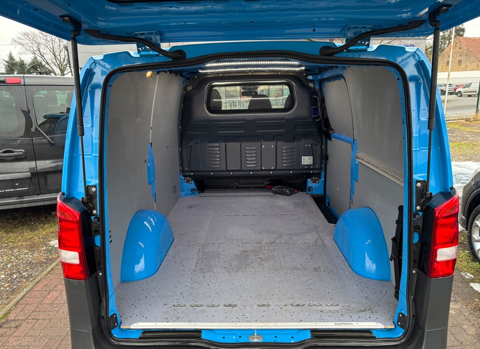 Mercedes-Benz Vito Kasten 110/114 CDI FWD LANG+KLIMA+NAVI+AHK foto 10