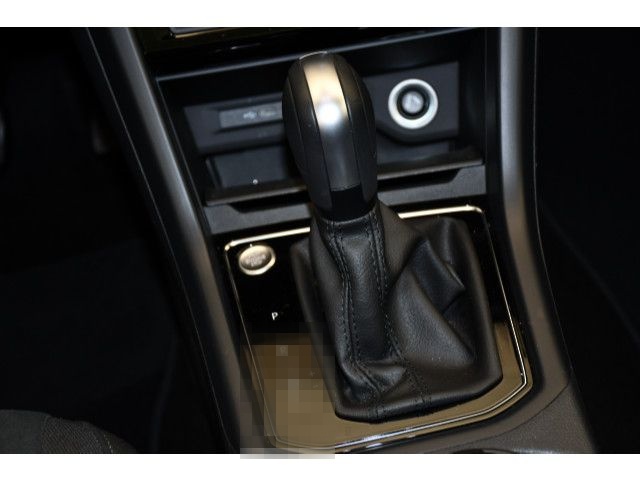 Volkswagen Touran 2.0 TDI DSG Highline LED/Stand/AHK/Pano/D foto 6
