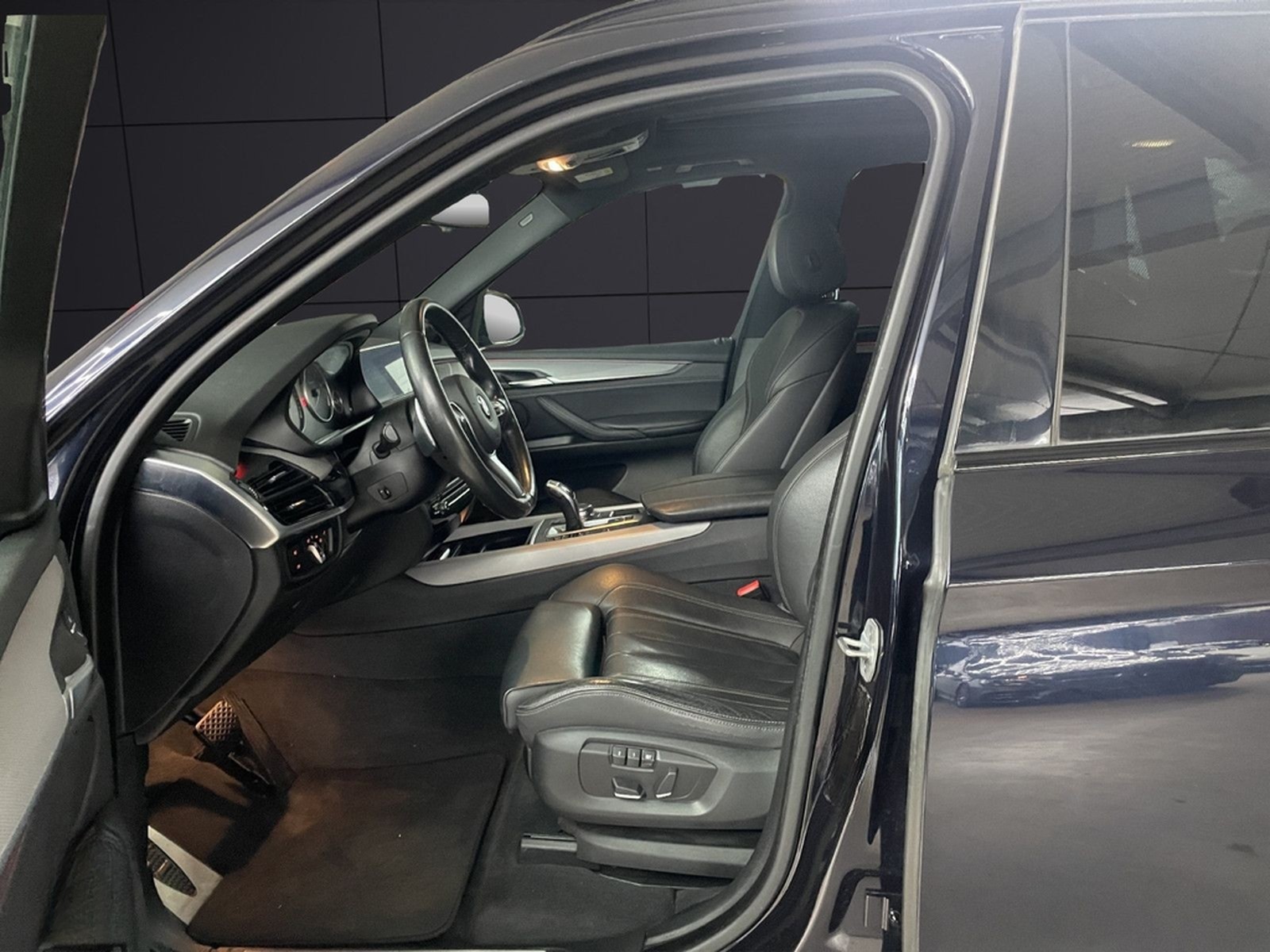 BMW X5 xDrive 35 i *Pano*AHK*Sport-Paket M*Leder* foto 8