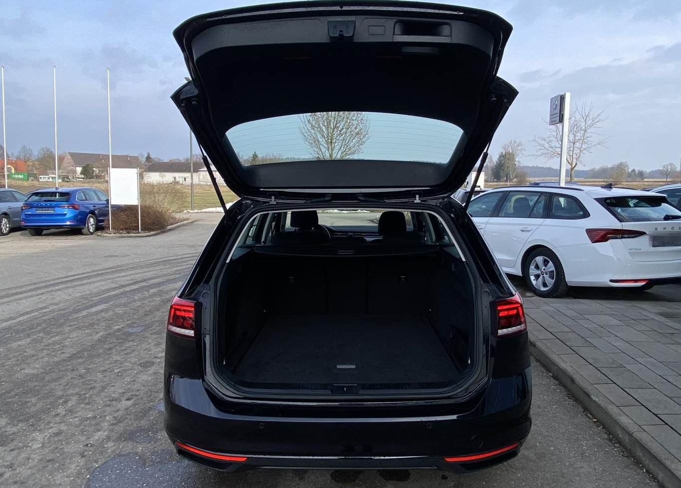 Volkswagen Passat Variant 1.5 TSI AHK+APP-CONNECT+KAMERA+LE foto 12