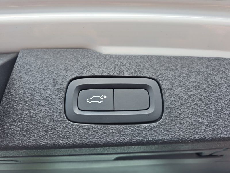 Volvo V60 T6 Twin Engine AWD 8*Alu/LED/Navi/el.Klappe foto 16