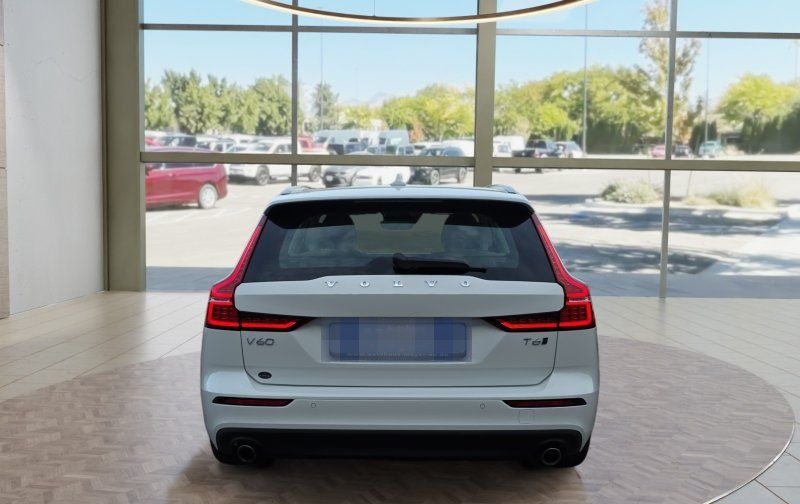 Volvo V60 T6 Twin Engine AWD 8*Alu/LED/Navi/el.Klappe foto 4