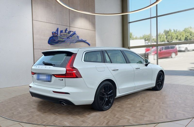 Volvo V60 T6 Twin Engine AWD 8*Alu/LED/Navi/el.Klappe foto 5