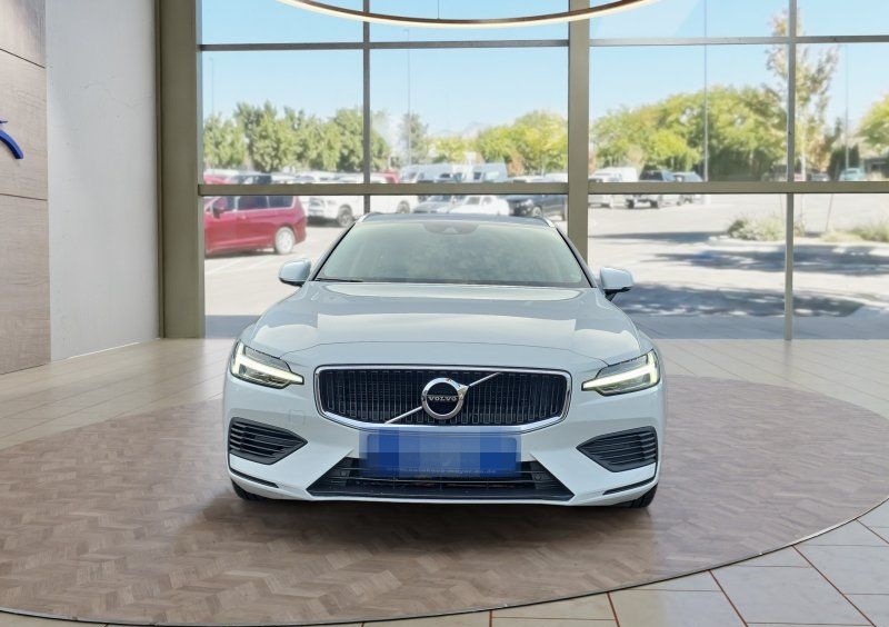 Volvo V60 T6 Twin Engine AWD 8*Alu/LED/Navi/el.Klappe foto 8