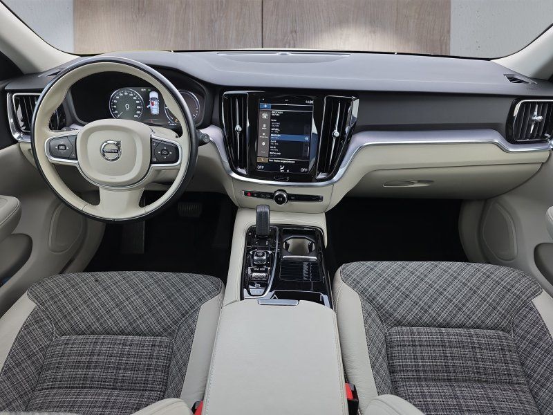 Volvo V60 T6 Twin Engine AWD 8*Alu/LED/Navi/el.Klappe foto 10