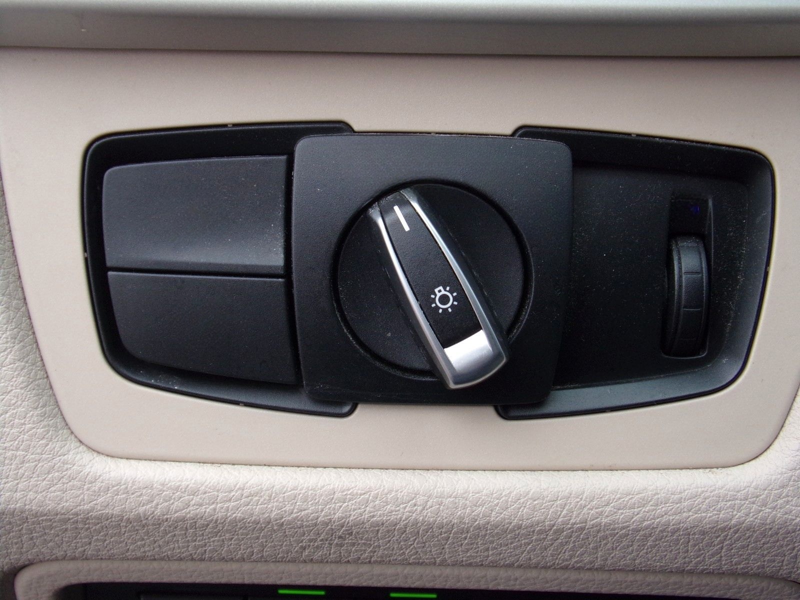 BMW 330 e iPerformance Advantage , Head Up Display foto 22