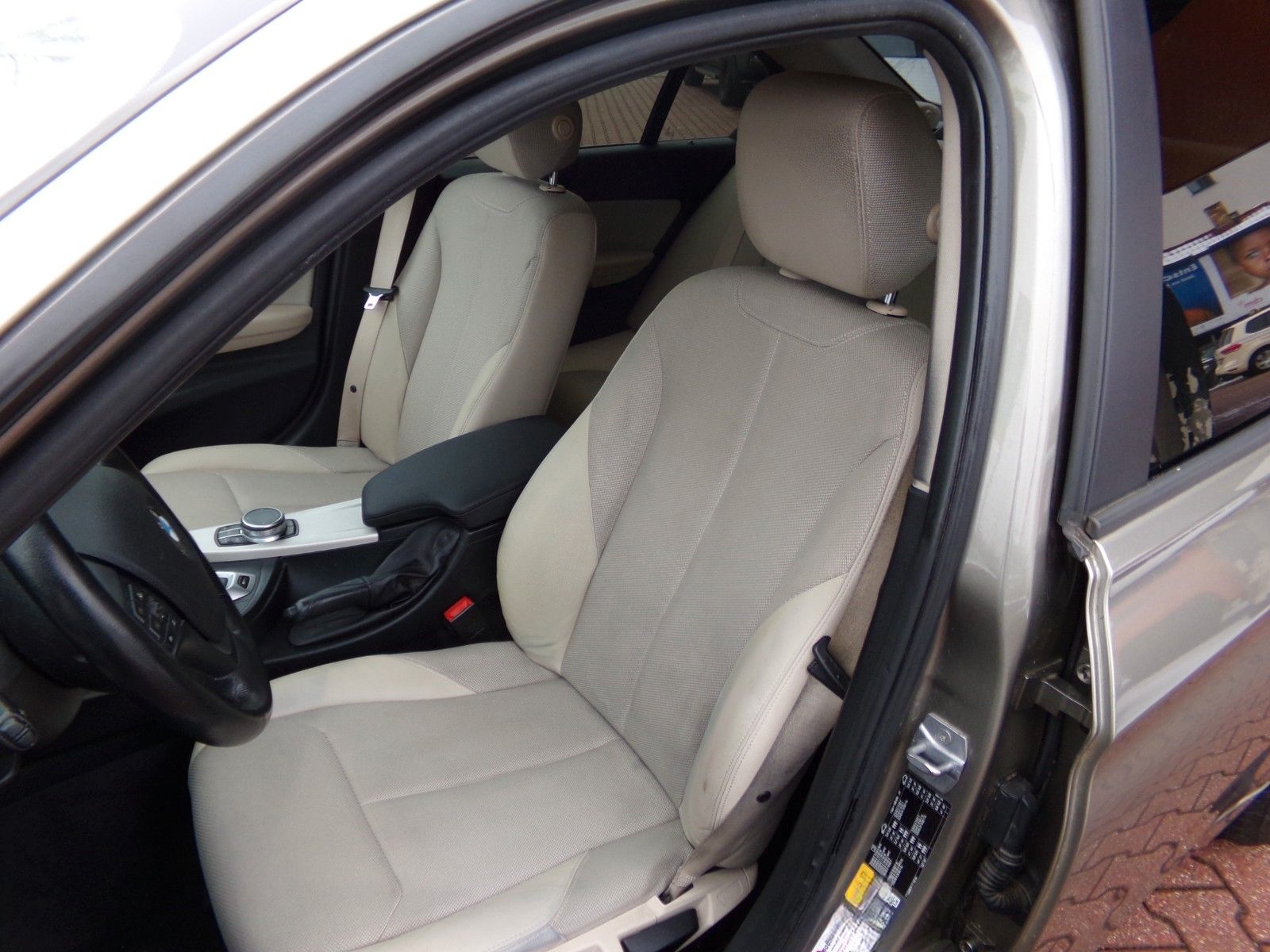 BMW 330 e iPerformance Advantage , Head Up Display foto 9