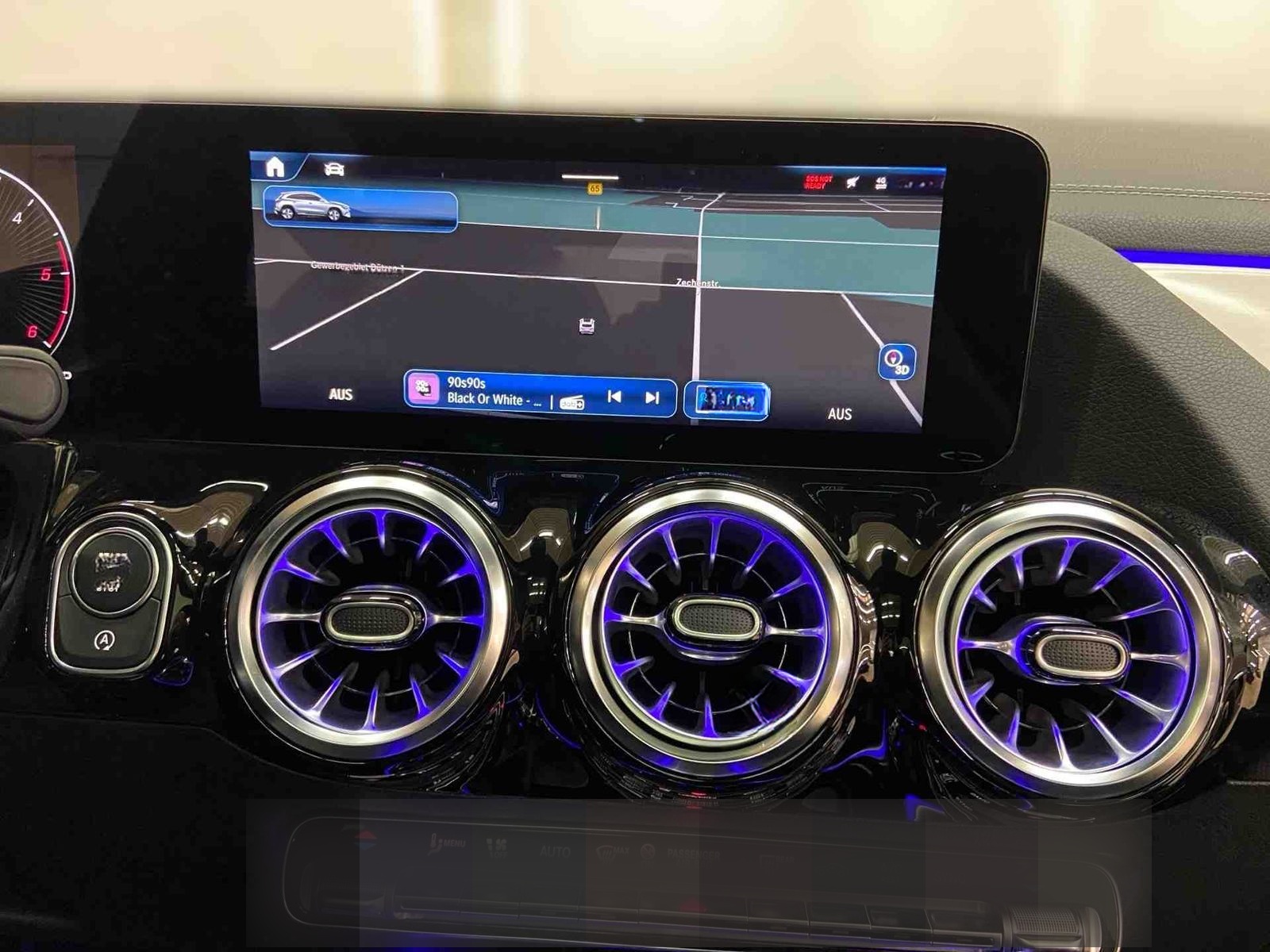 Mercedes-Benz GLA 200 d 4M AMG+Pano+Distr+LED+Navi+AHK+Memory+ foto 13