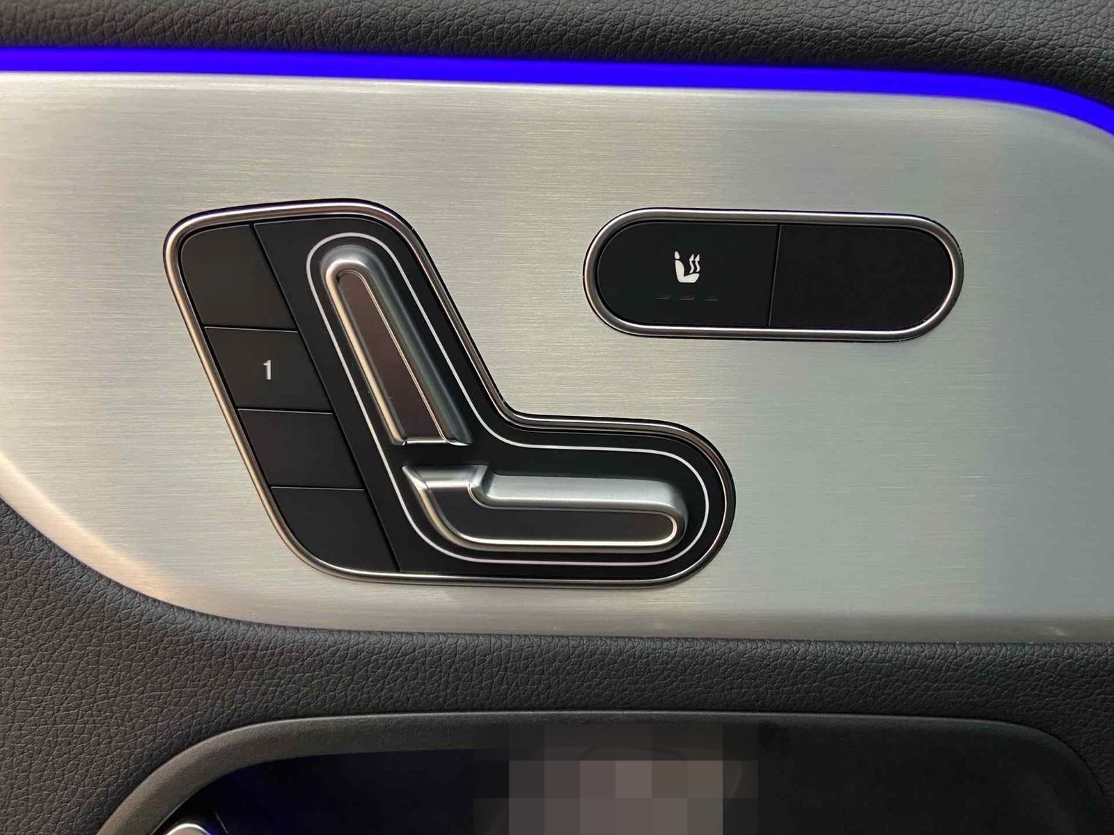 Mercedes-Benz GLA 200 d 4M AMG+Pano+Distr+LED+Navi+AHK+Memory+ foto 16