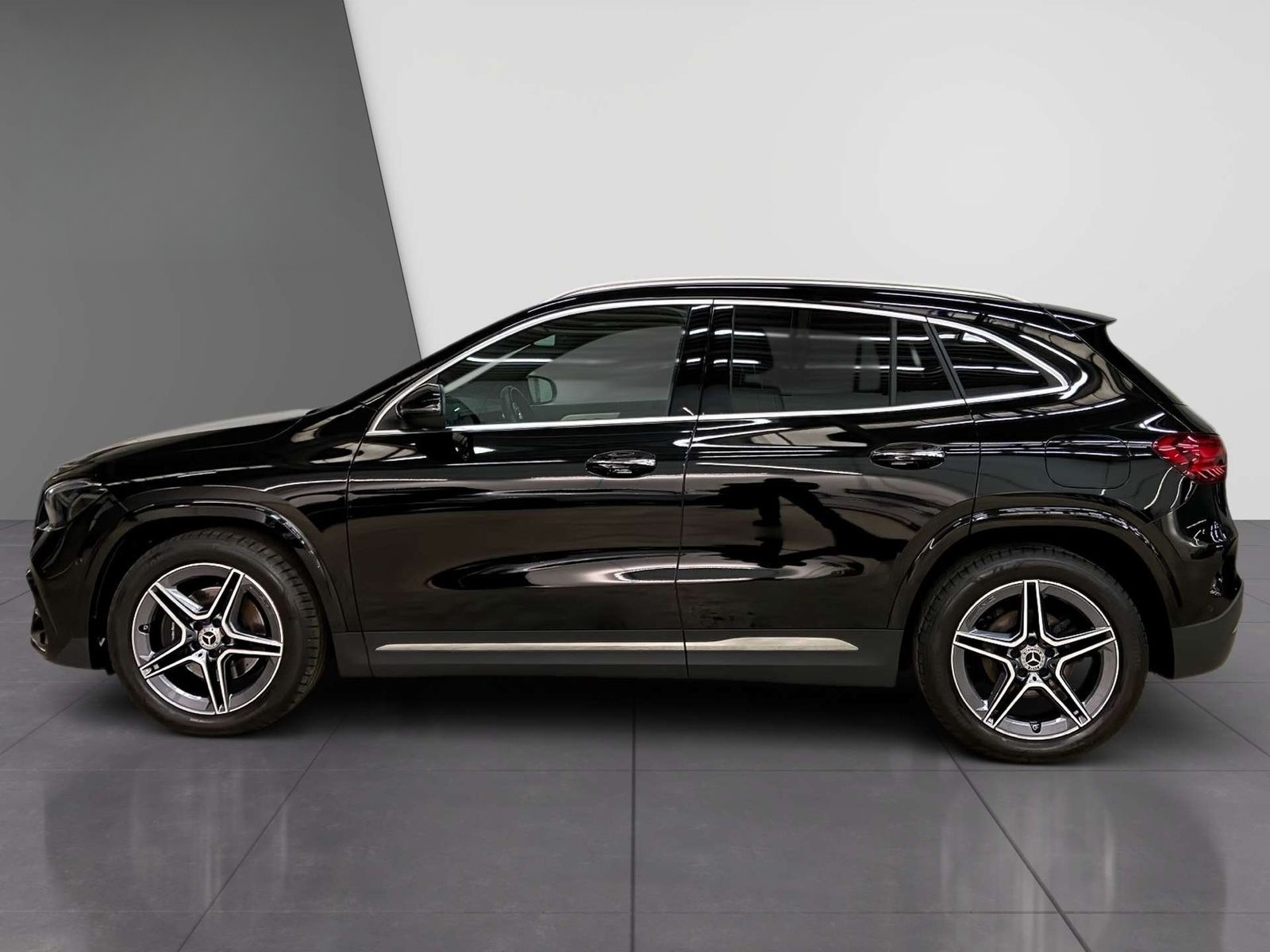 Mercedes-Benz GLA 200 d 4M AMG+Pano+Distr+LED+Navi+AHK+Memory+ foto 5