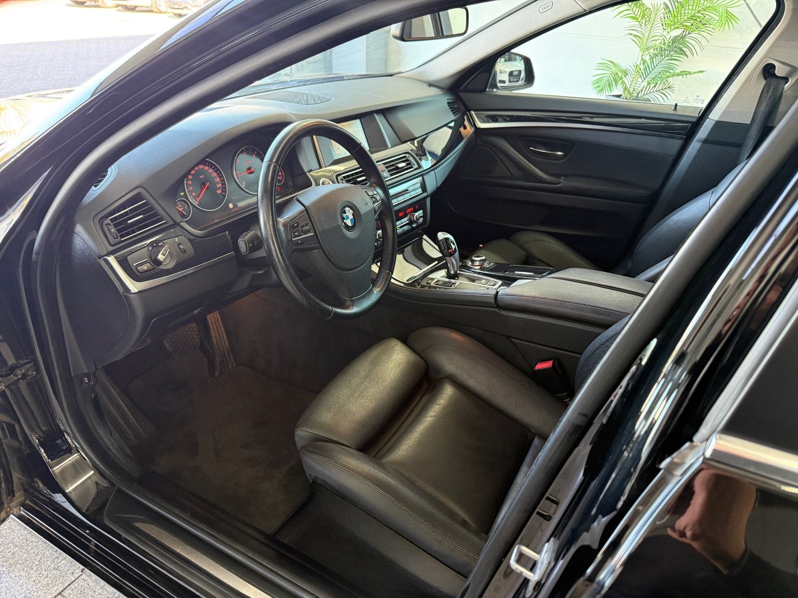 BMW 520 d*AUTOM*NAVI*BI-XENON*SHZ*LEDER*USB*PDC*LED foto 12
