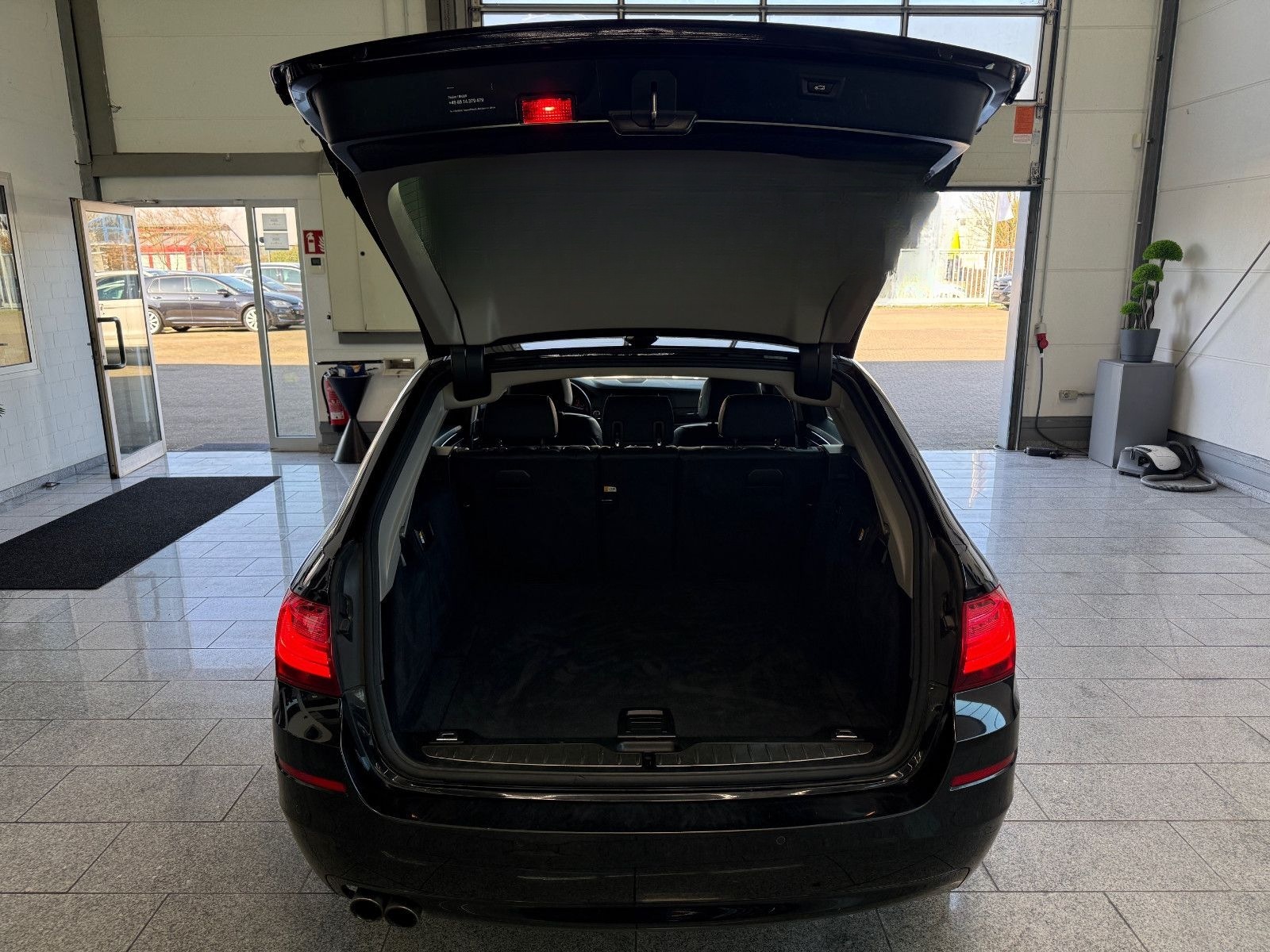 BMW 520 d*AUTOM*NAVI*BI-XENON*SHZ*LEDER*USB*PDC*LED foto 17