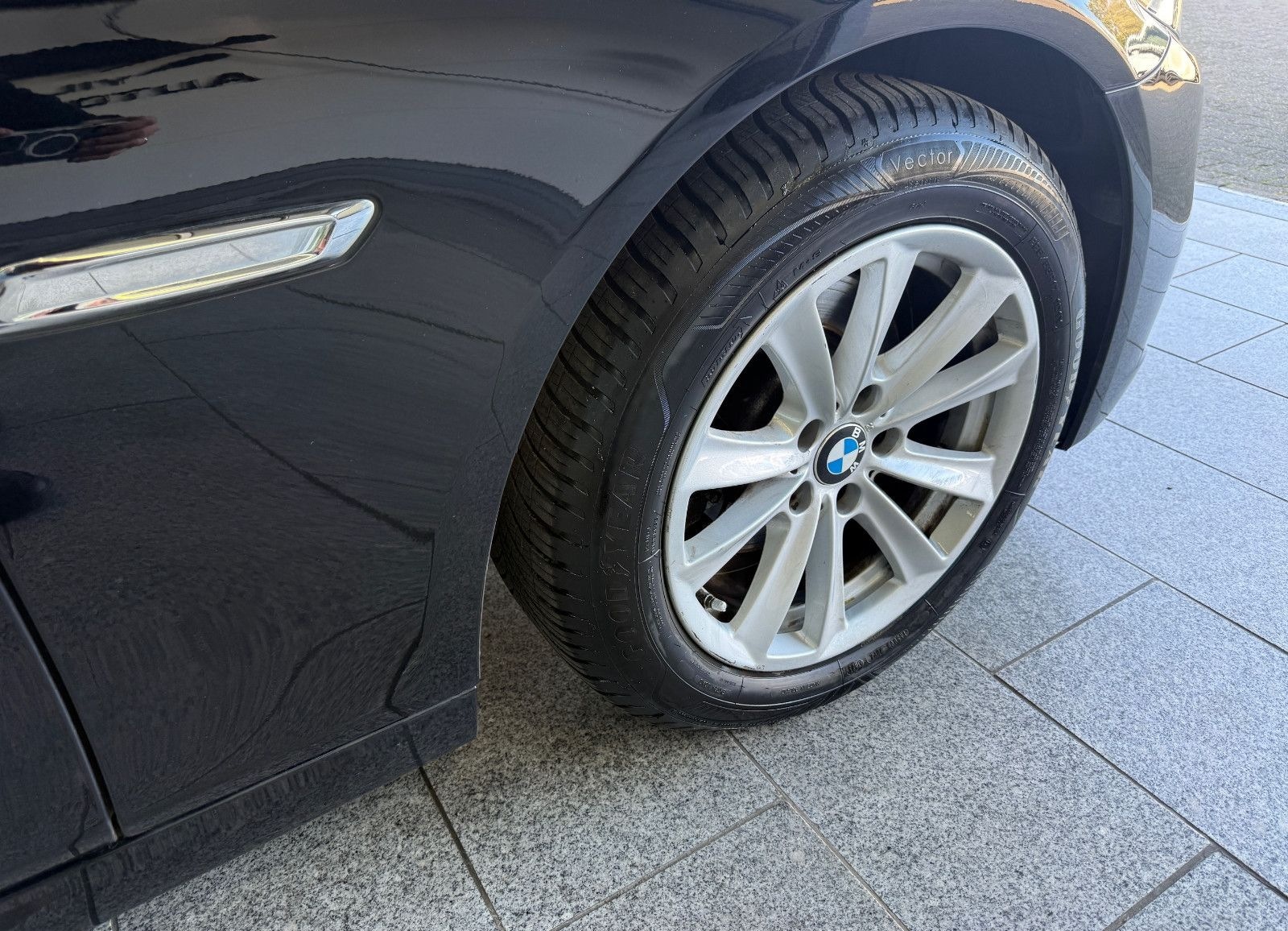 BMW 520 d*AUTOM*NAVI*BI-XENON*SHZ*LEDER*USB*PDC*LED foto 26