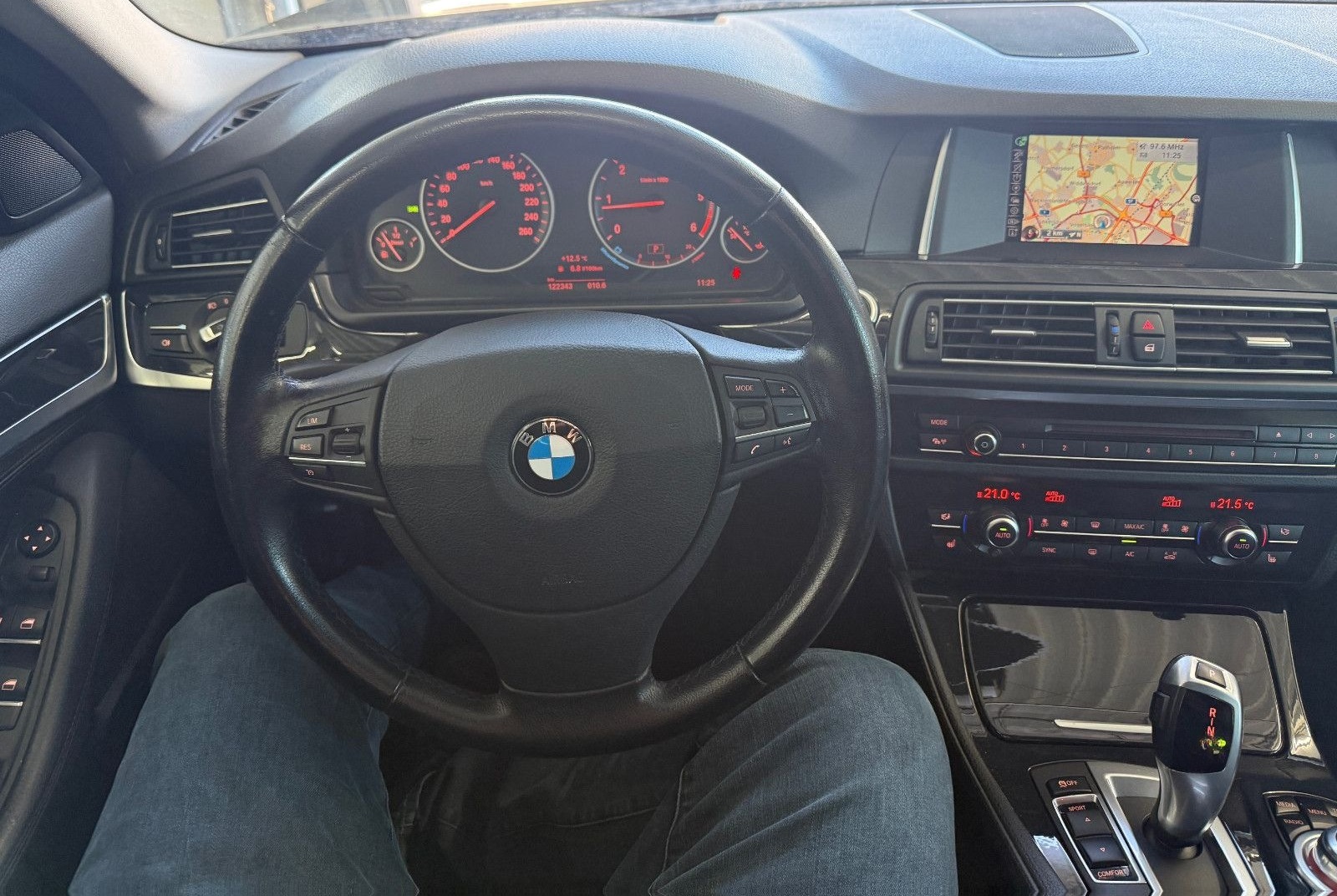 BMW 520 d*AUTOM*NAVI*BI-XENON*SHZ*LEDER*USB*PDC*LED foto 28