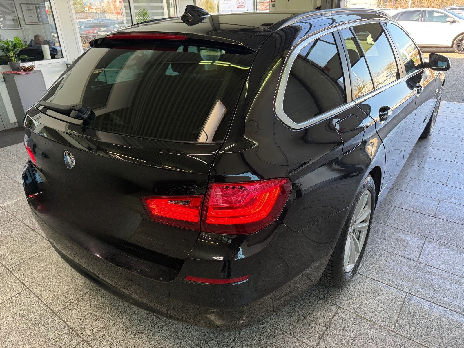 BMW 520 d*AUTOM*NAVI*BI-XENON*SHZ*LEDER*USB*PDC*LED foto 7