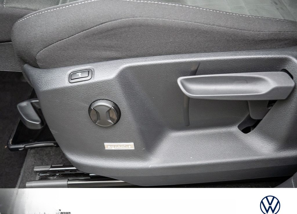Volkswagen Touran 2.0TDI DSG LED NAVI ACC STANDHZ foto 20