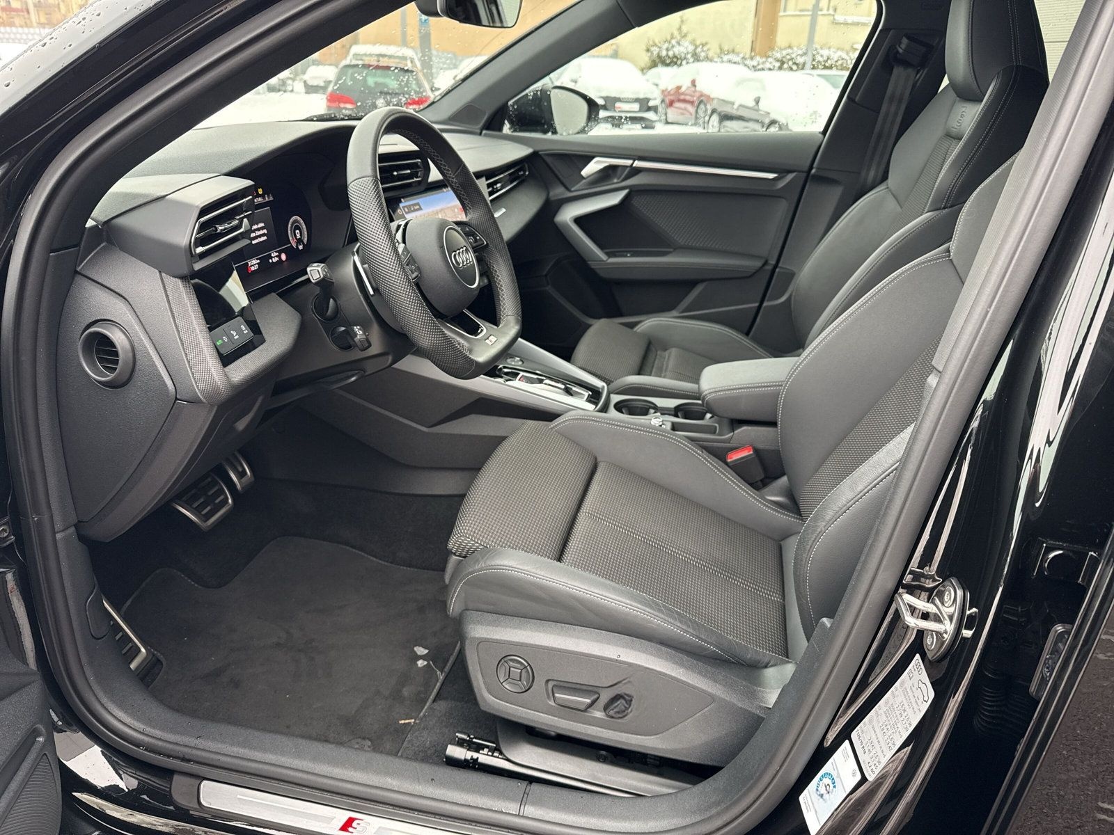 Audi A3 Sportback 35 TDI S line Parkassist Navi Kamer foto 10