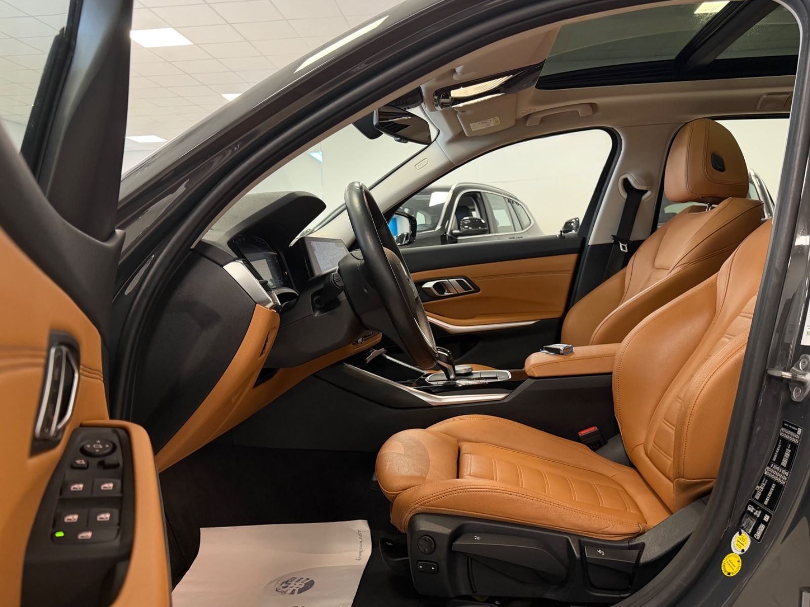 BMW 320dxDriv/Aut/Panor/AHK/LEDer/St&Go/SportL foto 15