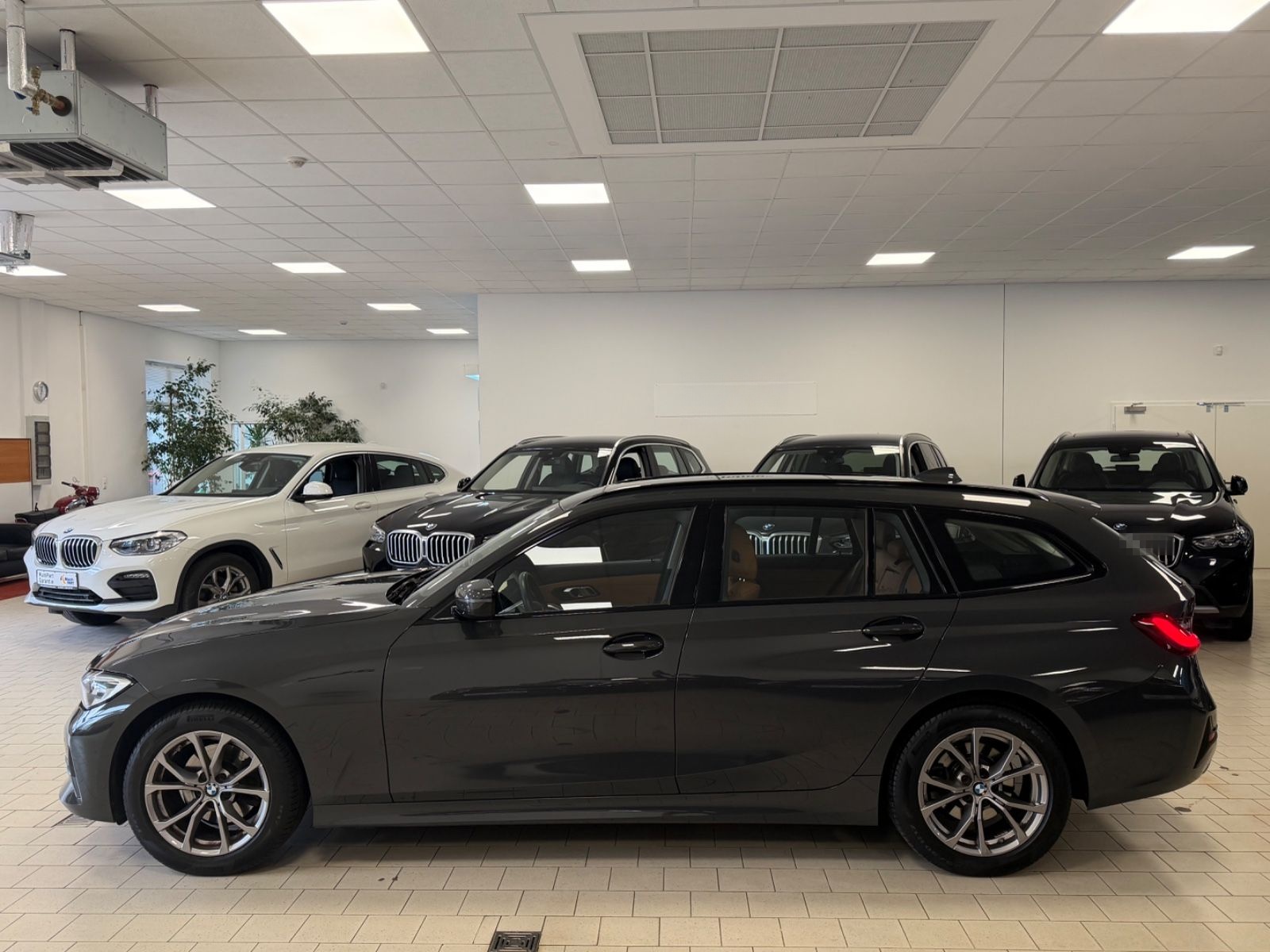 BMW 320dxDriv/Aut/Panor/AHK/LEDer/St&Go/SportL foto 7