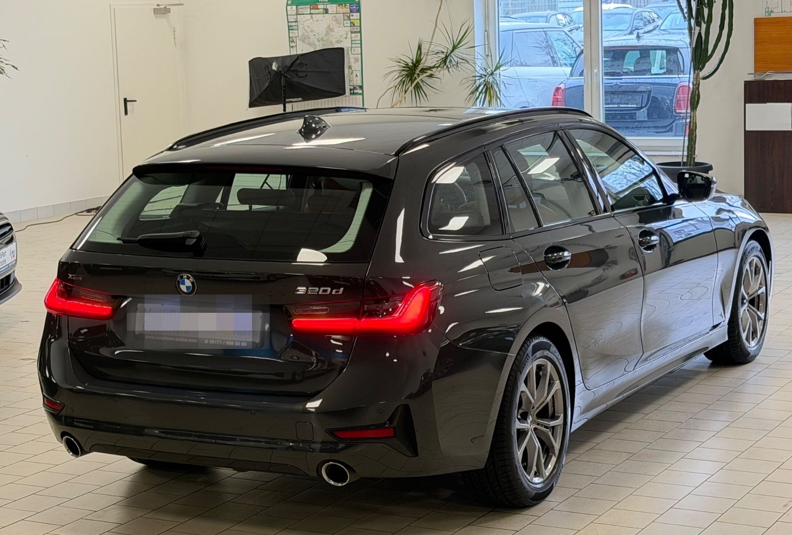 BMW 320dxDriv/Aut/Panor/AHK/LEDer/St&Go/SportL foto 10