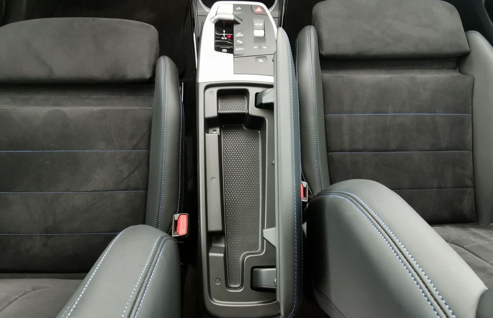 BMW X1 sDrive 20i M Sport|PANO|ACC|RFK|HeadUp|AHK AC foto 13