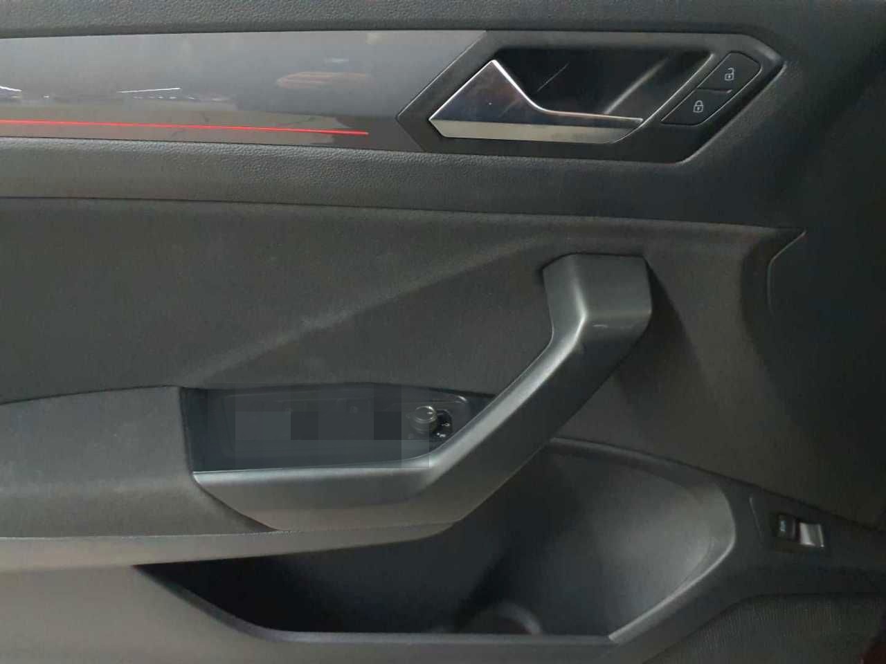 Volkswagen T-Roc 2.0 TDI 4MOTION Sport AHK RFK NAV foto 4