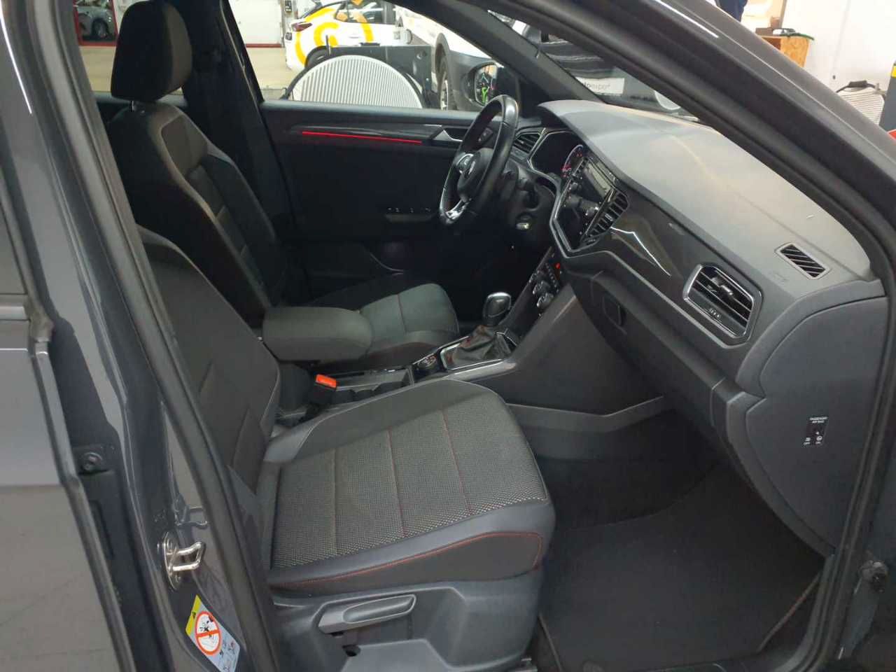 Volkswagen T-Roc 2.0 TDI 4MOTION Sport AHK RFK NAV foto 9