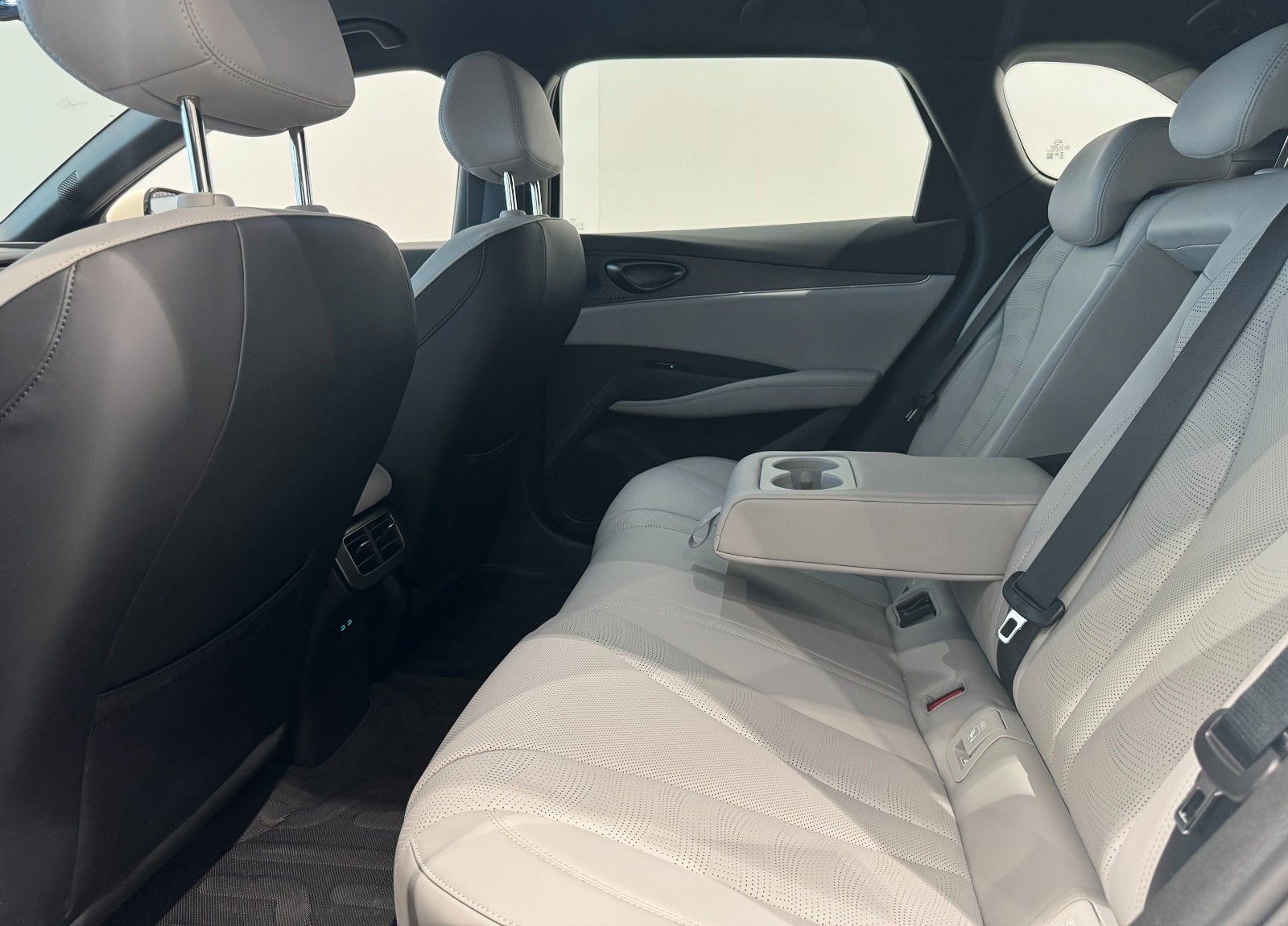 BYD SEAL 6 DM-i Touring Boost 1.5 - Tageszulassung foto 18