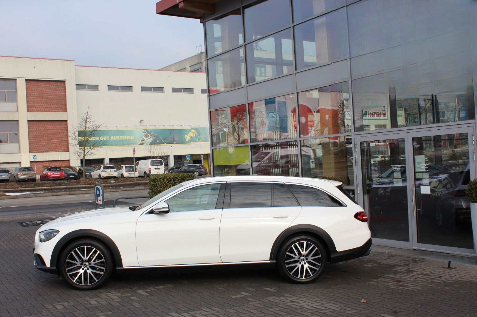 Mercedes-Benz E 400 d T 4M All-Terrain LED AHK Leder Wide 360° foto 3