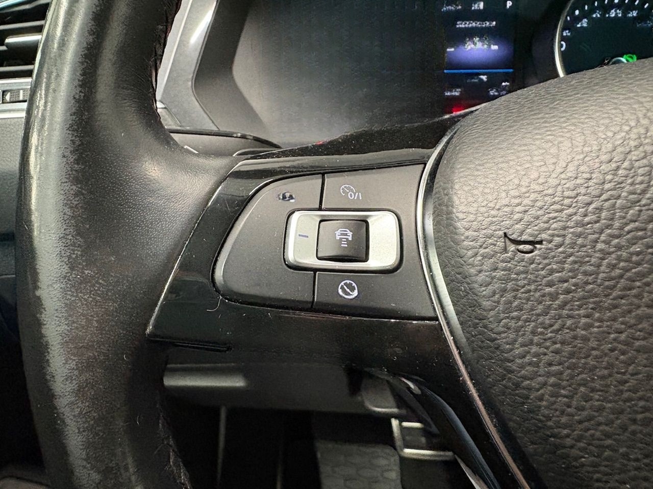Volkswagen Tiguan Sound 1.4 TSI DSG R-LINE LED NAVI foto 15