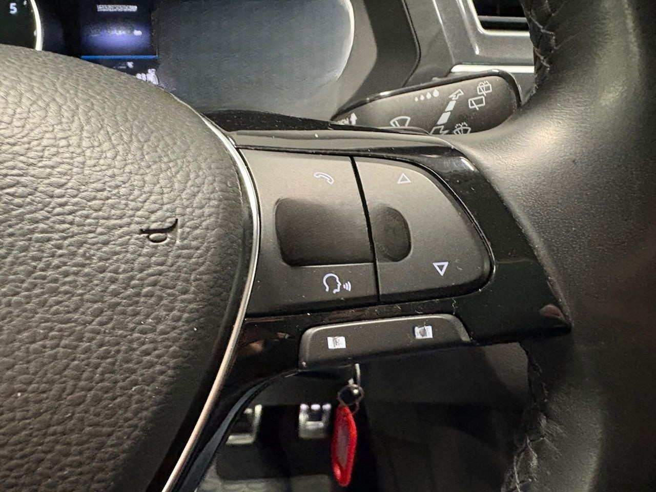 Volkswagen Tiguan Sound 1.4 TSI DSG R-LINE LED NAVI foto 16