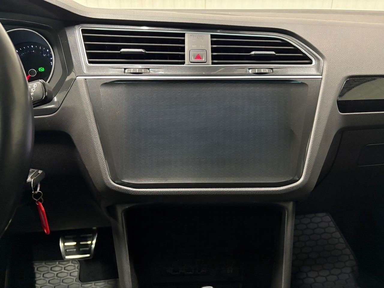 Volkswagen Tiguan Sound 1.4 TSI DSG R-LINE LED NAVI foto 17