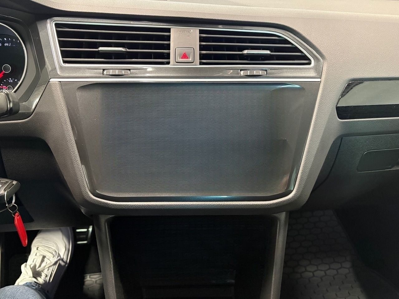 Volkswagen Tiguan Sound 1.4 TSI DSG R-LINE LED NAVI foto 18