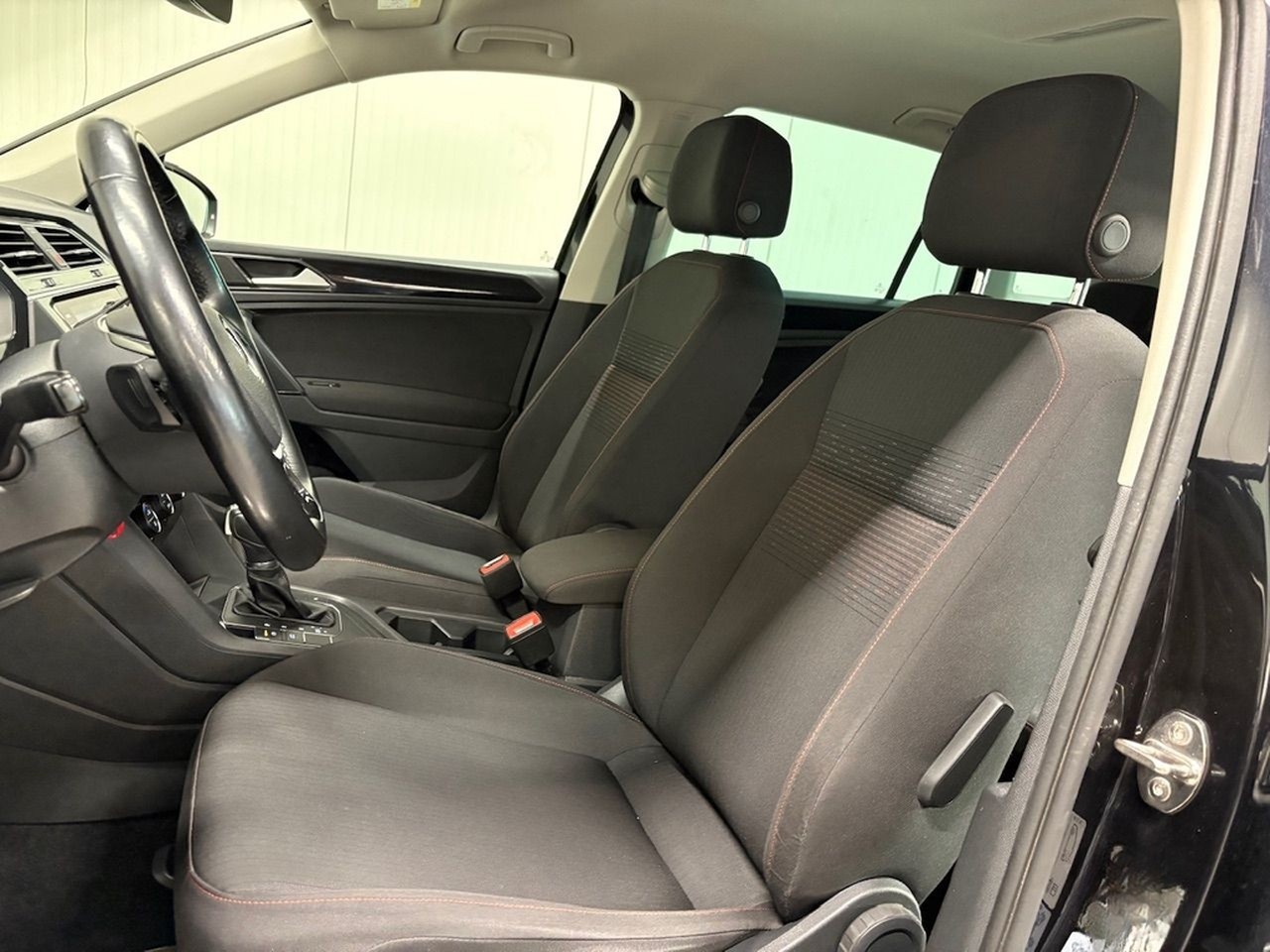 Volkswagen Tiguan Sound 1.4 TSI DSG R-LINE LED NAVI foto 19